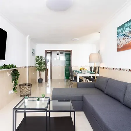 Apartmán Three Spacious 150m From The Americas Promenade Arona (Tenerife)