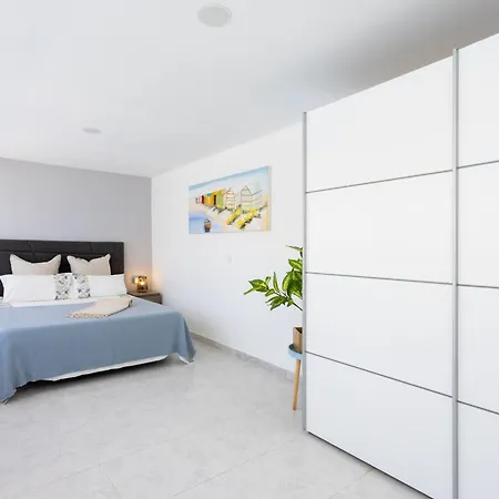 Apartmán Three Spacious 150m From The Americas Promenade Arona (Tenerife)