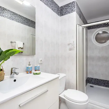 Three Spacious 150m From The Americas Promenade Apartmán *