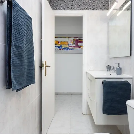 Classbnb - Three Spacious 150m From The Americas Promenade