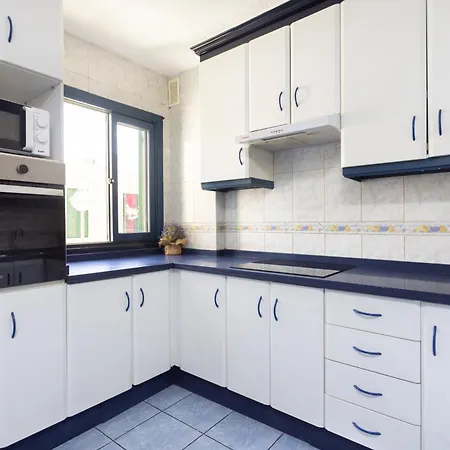 Three Spacious 150m From The Americas Promenade Apartment *
