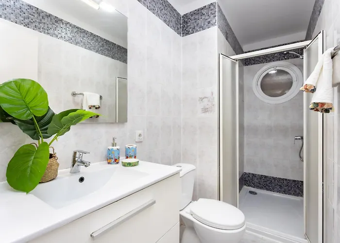 Three Spacious 150m From The Americas Promenade Apartman *