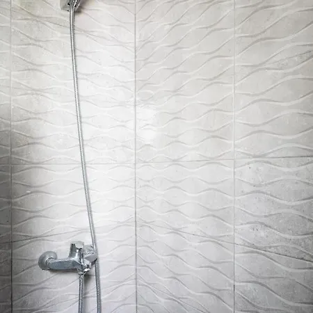 Classbnb - Three Spacious 150m From The Americas Promenade *