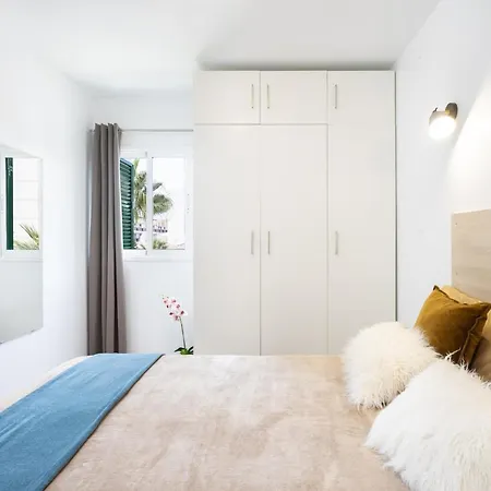 Classbnb - Three Spacious 150m From The Americas Promenade *