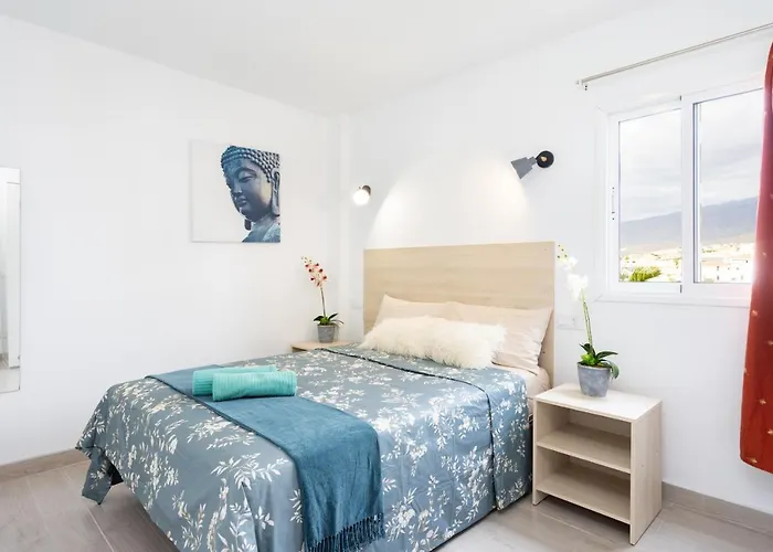 Three Spacious 150m From The Americas Promenade Lejlighed