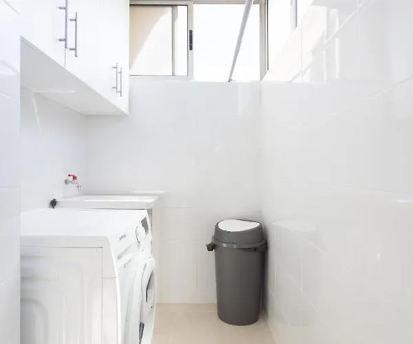 Lejlighed Three Spacious 150m From The Americas Promenade