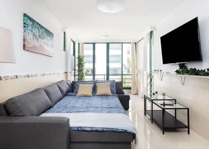 Three Spacious 150m From The Americas Promenade أرونا