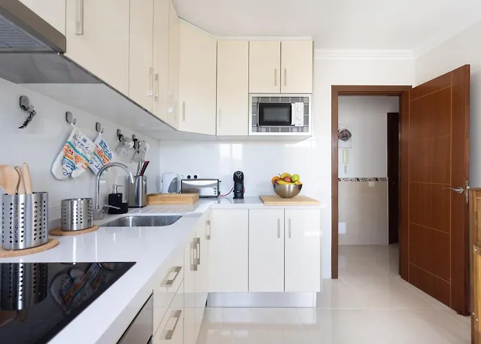 Lejlighed Three Spacious 150m From The Americas Promenade *