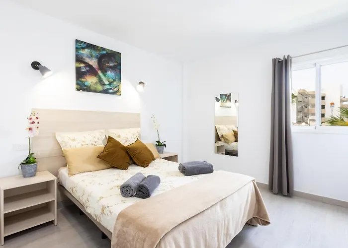 Three Spacious 150m From The Americas Promenade Lejlighed *