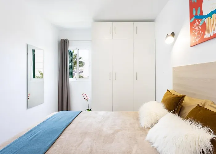 Three Spacious 150m From The Americas Promenade *