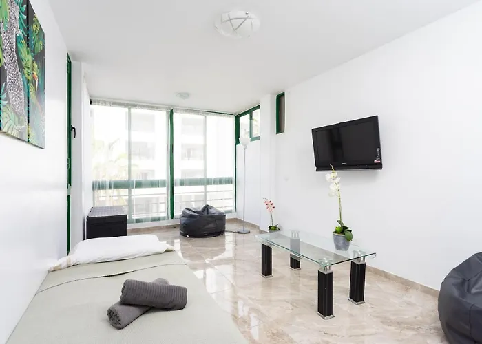 Three Spacious 150m From The Americas Promenade Lejlighed *