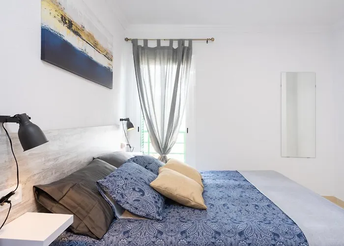 Lejlighed Three Spacious 150m From The Americas Promenade