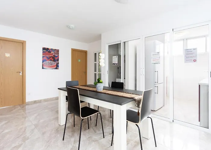 Three Spacious 150m From The Americas Promenade Arona (Tenerife)