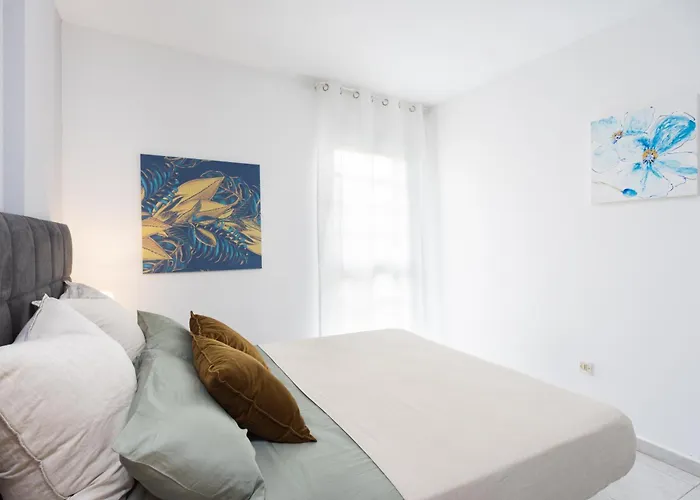 Three Spacious 150m From The Americas Promenade Lejlighed *