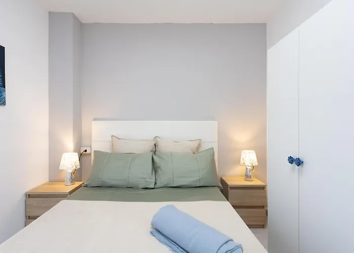 Three Spacious 150m From The Americas Promenade شقة أرونا