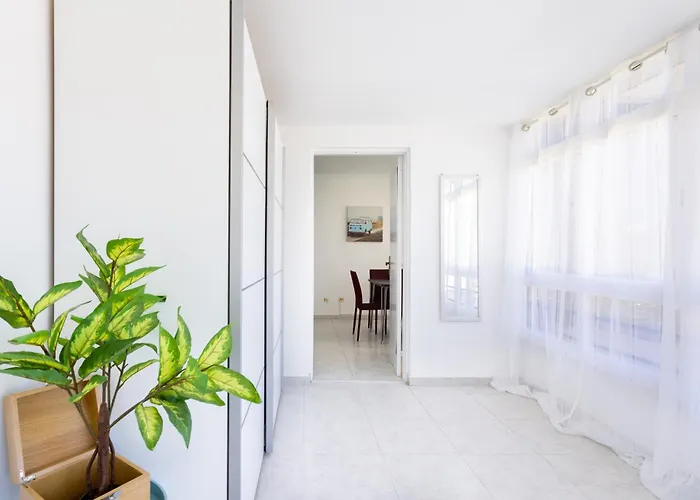 Three Spacious 150m From The Americas Promenade * Arona (Tenerife)