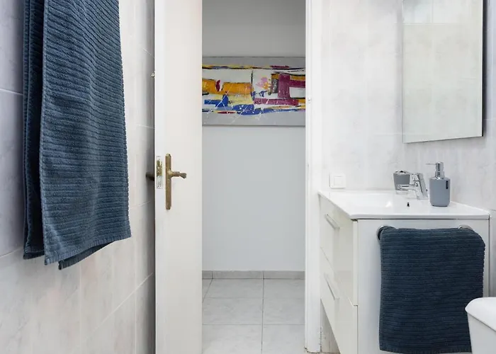 Three Spacious 150m From The Americas Promenade