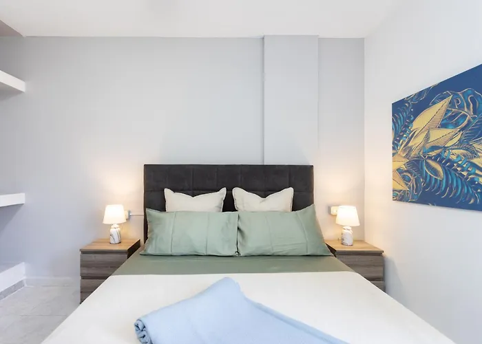 Three Spacious 150m From The Americas Promenade Lejlighed