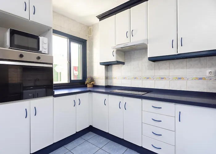 Three Spacious 150m From The Americas Promenade Lejlighed *