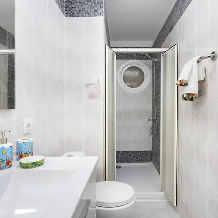 Apartament Three Spacious 150m From The Americas Promenade Arona (Tenerife)